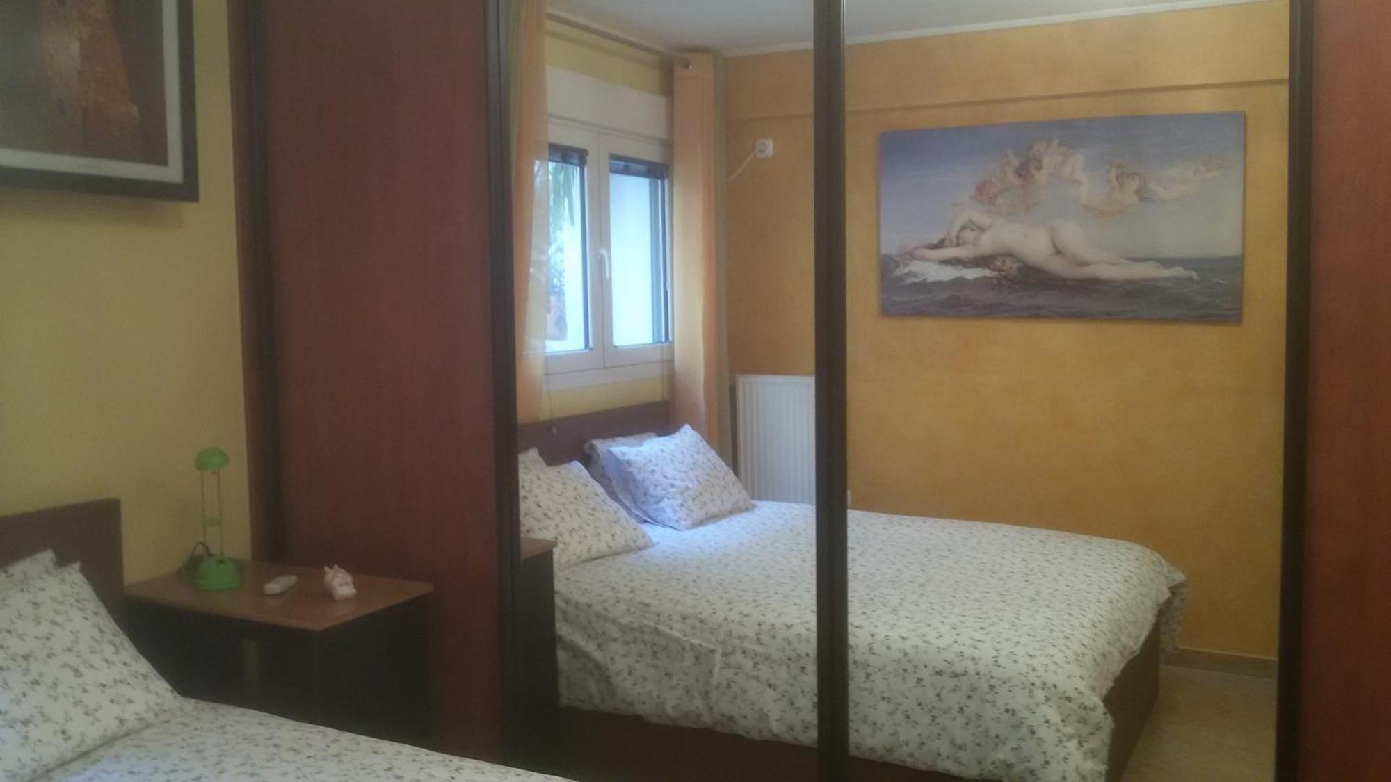Quiet Apartment In Plaka Atenas Exterior foto